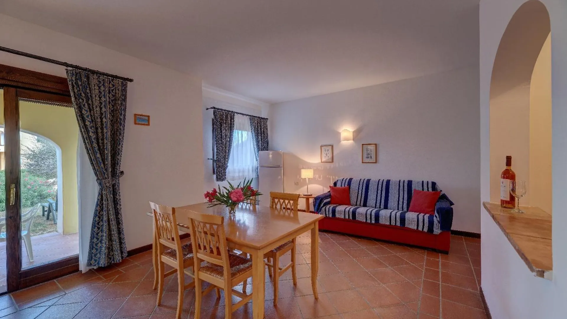 Charming Small Villa Shared Pool Sleeps V4In Punta de su Torrione
