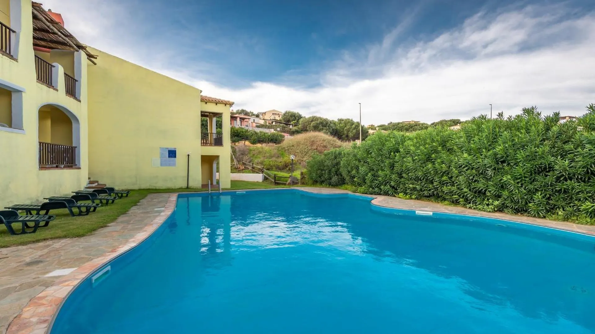 Charming Small Villa Shared Pool Sleeps V4In Punta de su Torrione 0*,