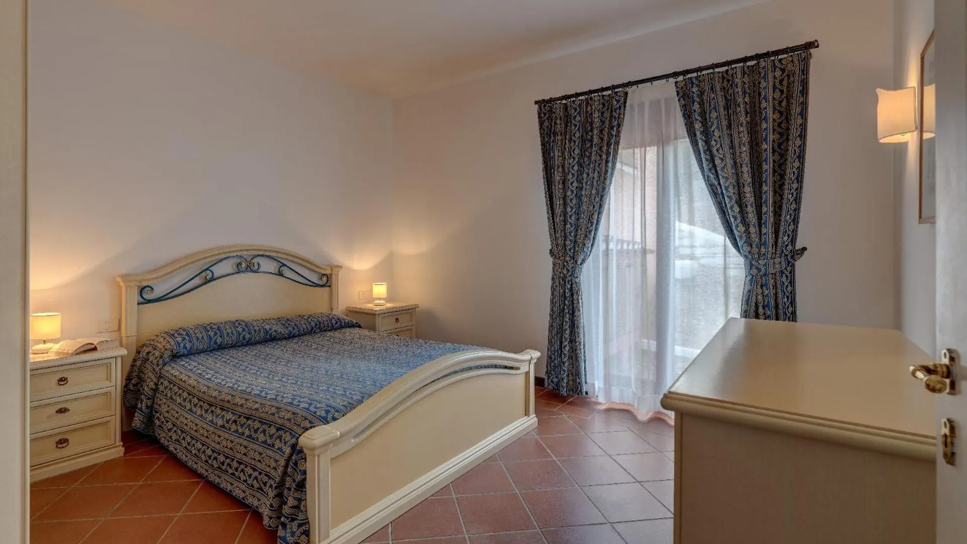 Charming Small Villa Shared Pool Sleeps V4In Punta de su Torrione 0*,  Italien